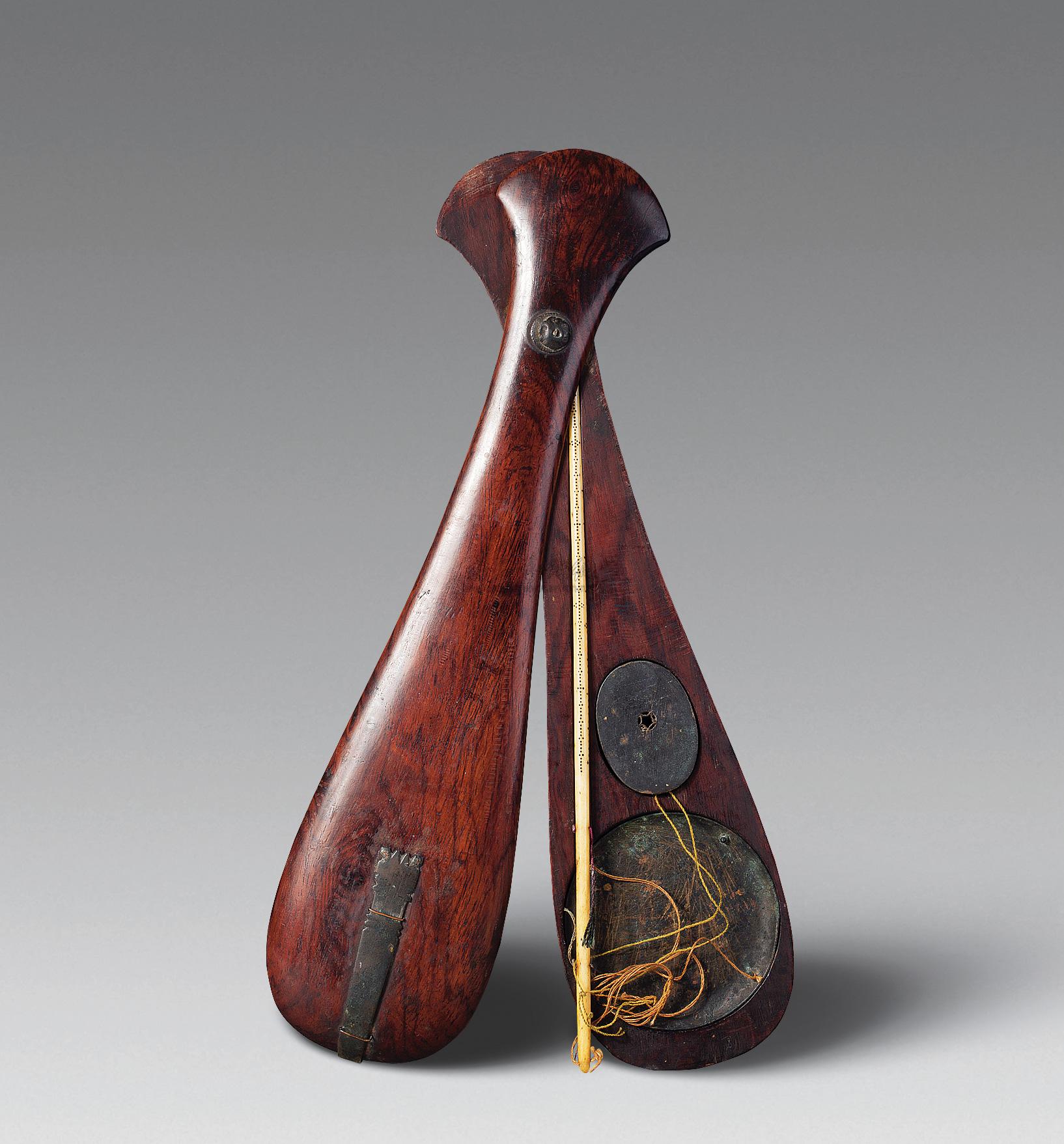 黄花梨嵌宝福寿纹戥子