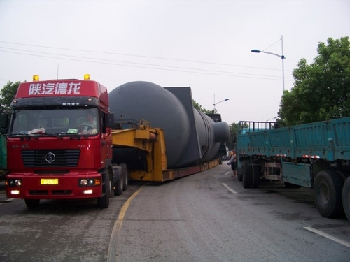 龙安达物流爬梯车